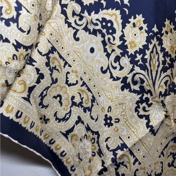 Vintage silk paisley Square scarf navy blue gold white 27” x 26” hand rolled hem - Picture 8 of 10
